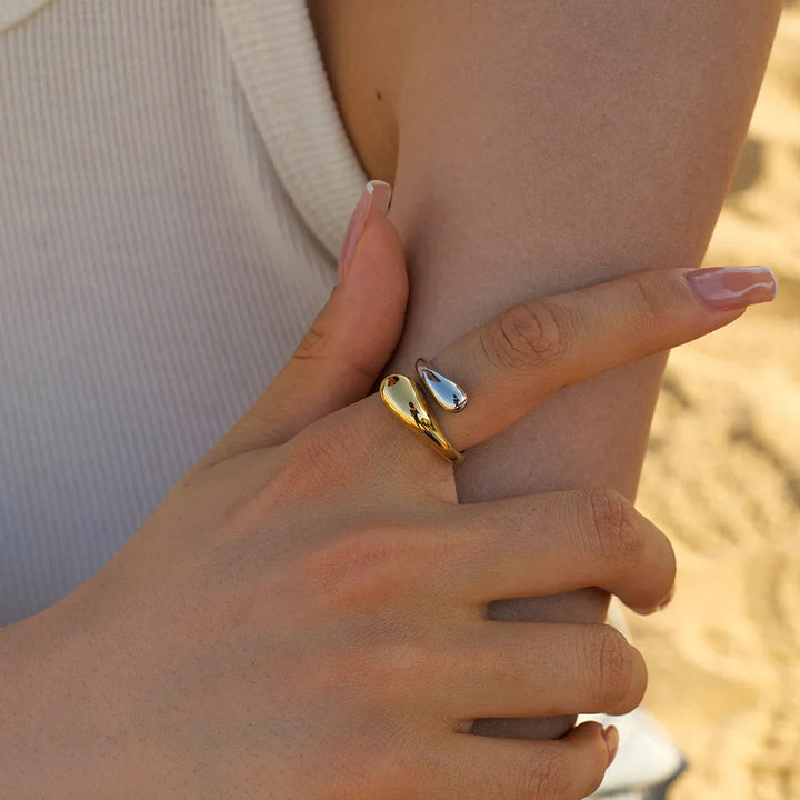 Sabine Signet Ring