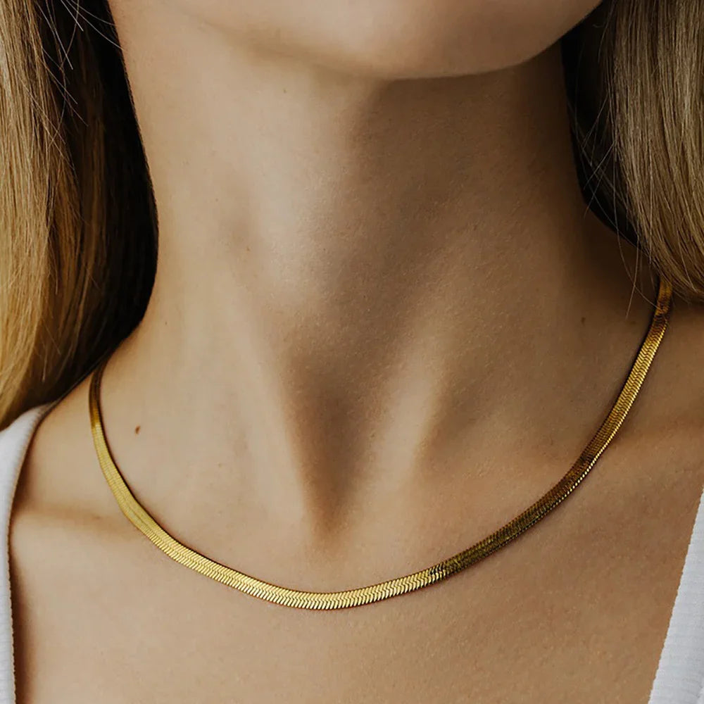 Elysia Herringbone Necklace