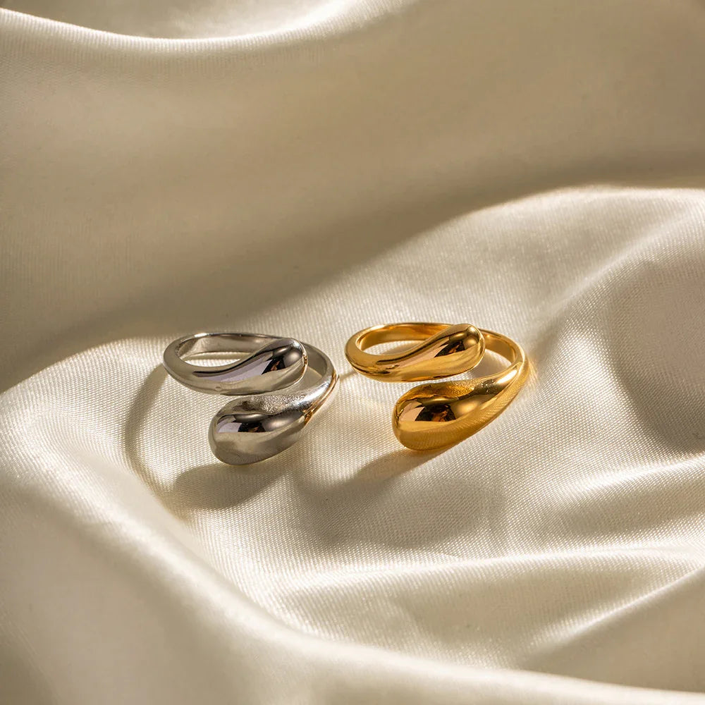 Sabine Signet Ring