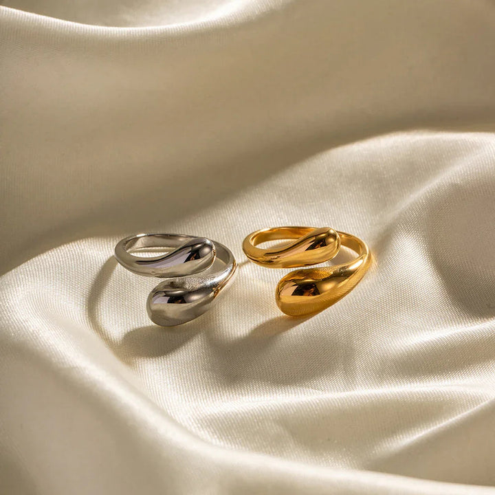 Sabine Signet Ring