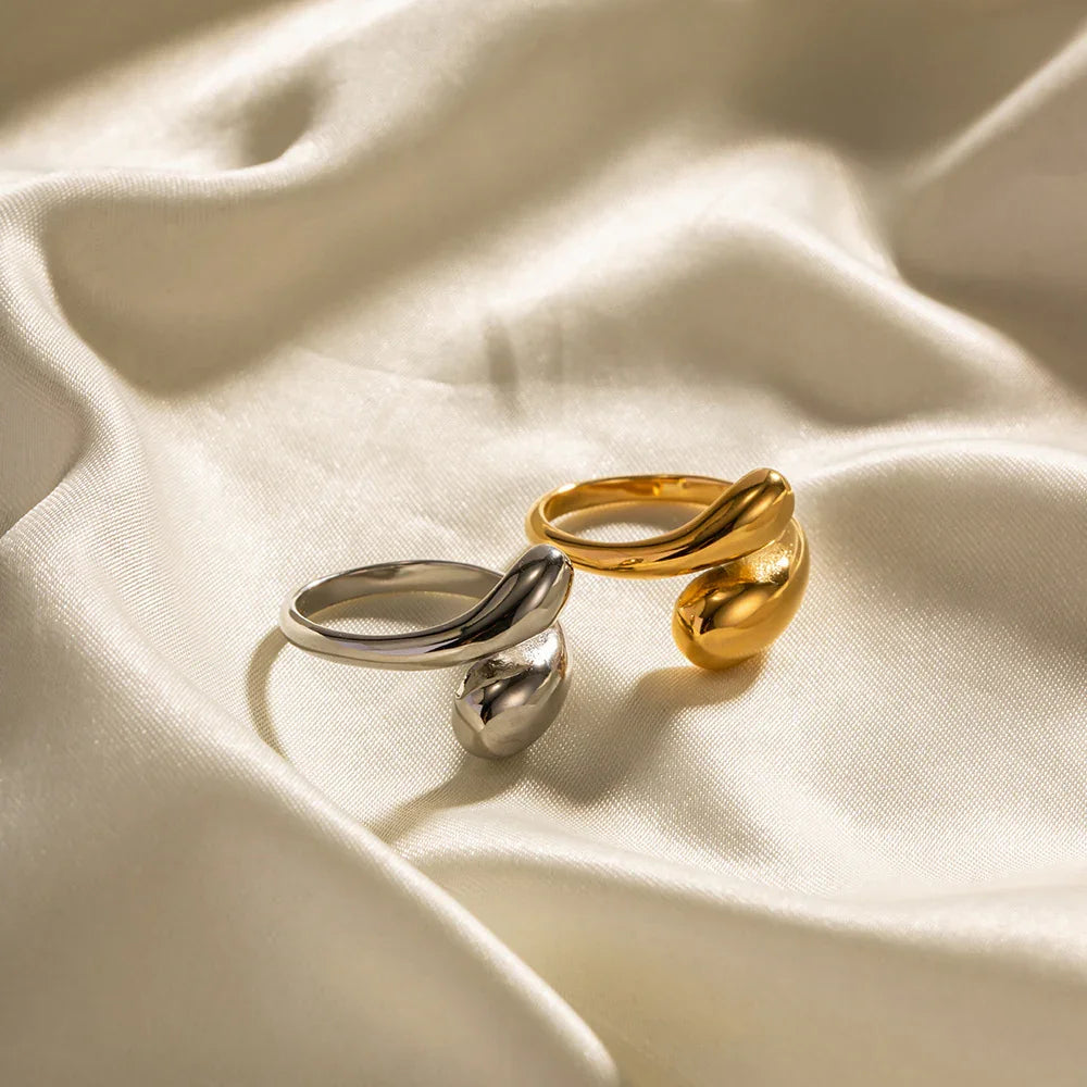 Sabine Signet Ring