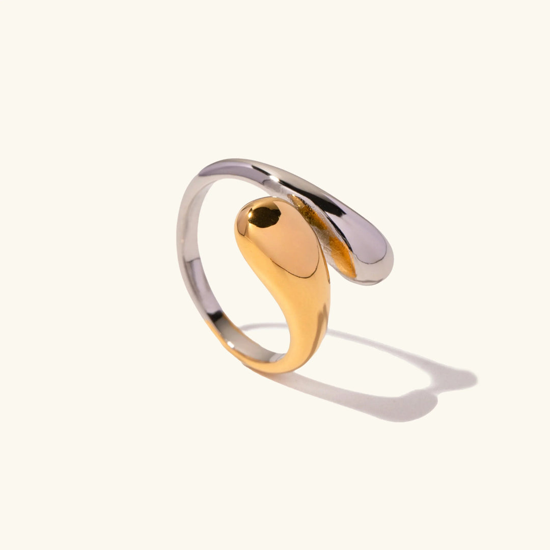 Sabine Signet Ring